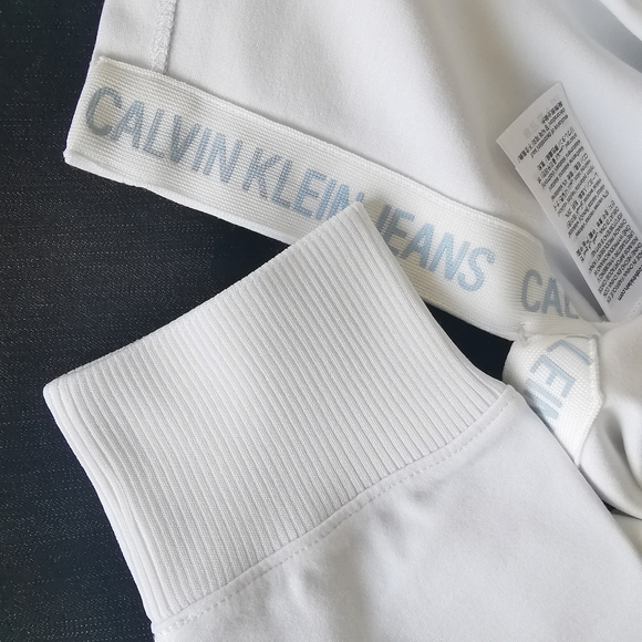 Brand New Calvin Klein Sweater - Picture 7 of 9